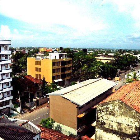 Готель Prestige Court Residencies Dehiwala-Mount Lavinia Екстер'єр фото