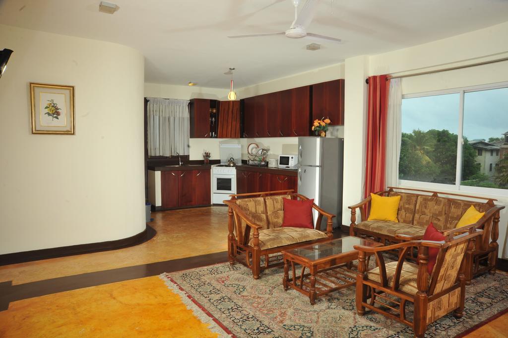 Готель Prestige Court Residencies Dehiwala-Mount Lavinia Екстер'єр фото