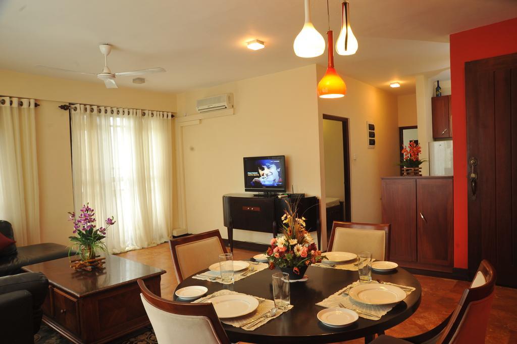 Готель Prestige Court Residencies Dehiwala-Mount Lavinia Екстер'єр фото