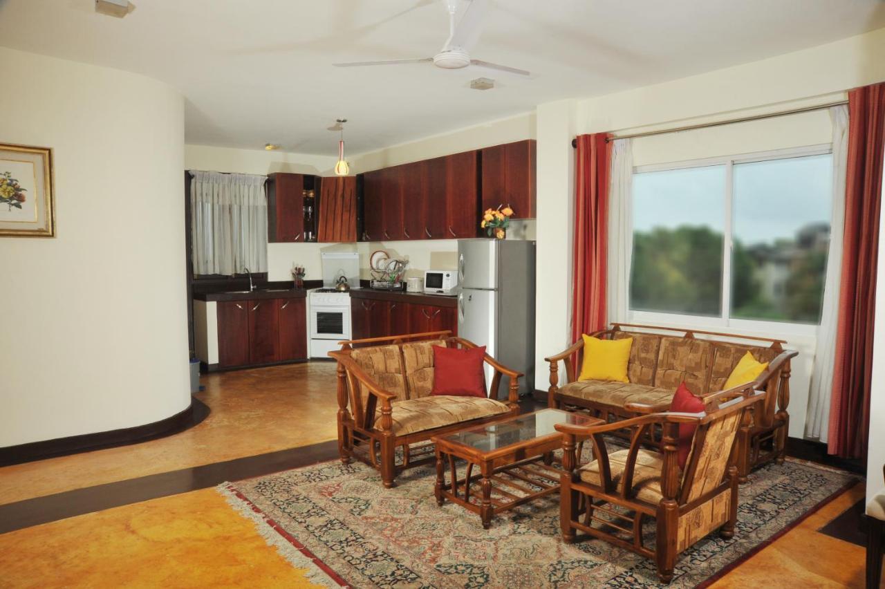 Готель Prestige Court Residencies Dehiwala-Mount Lavinia Екстер'єр фото