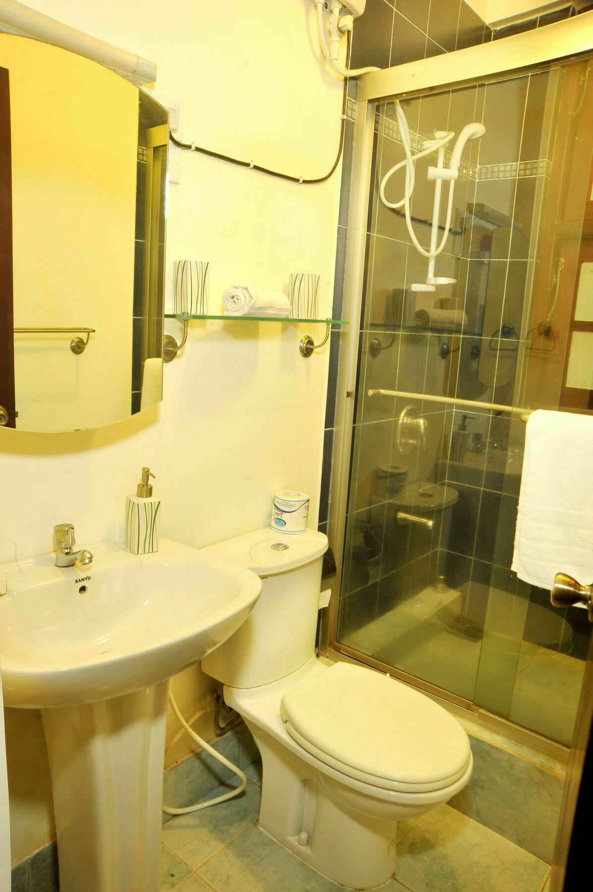 Готель Prestige Court Residencies Dehiwala-Mount Lavinia Екстер'єр фото